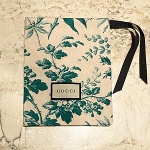 Gucci Bloom 😍 in 2023  Gucci pouch bag, Gucci floral bag, Gucci pouch